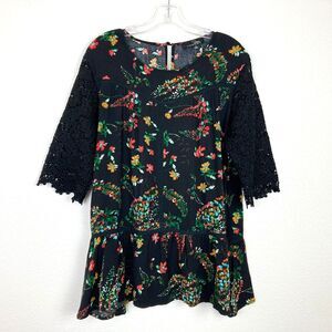 Suzanne Betro Women's Tiered Tunic Top Size L Black Floral Crochet Sleeve Boho